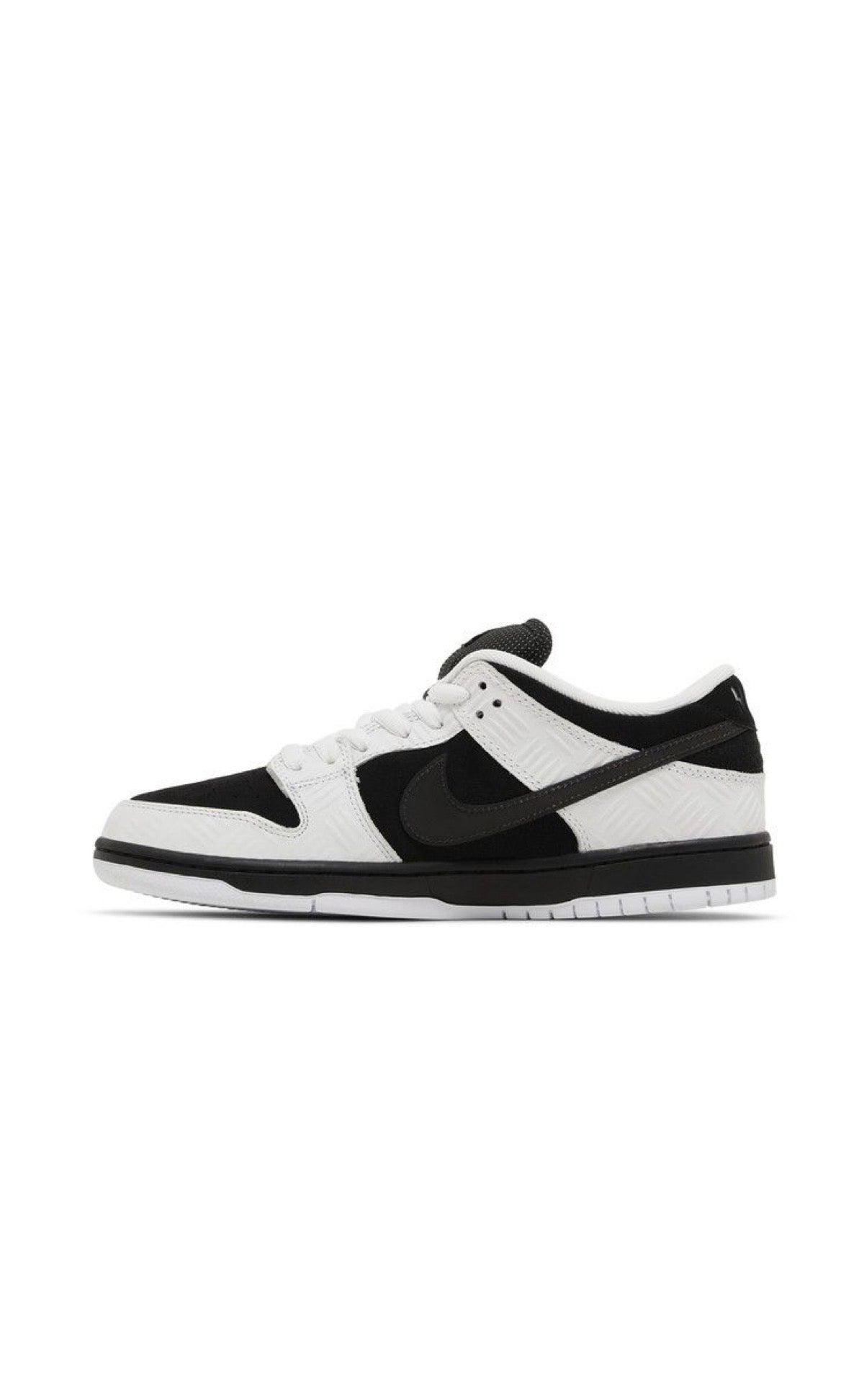 TIGHTBOOTH x Nike Dunk Low SB
